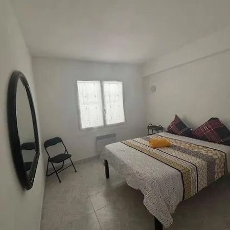 Maison Bord De *