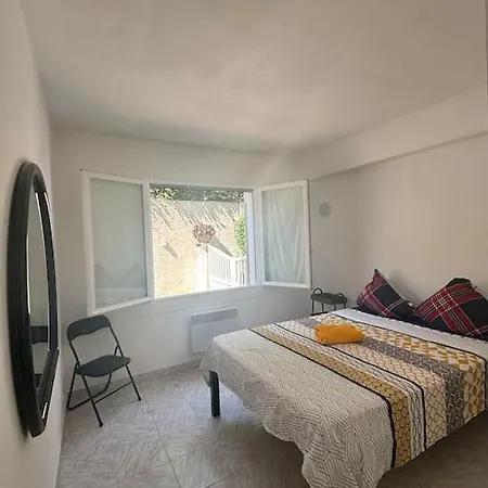 Апартаменты Maison Bord De *